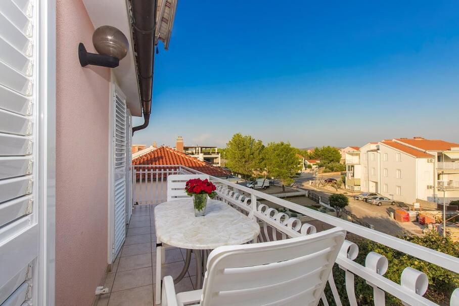 Apartments Tonimir Vodice Extérieur photo