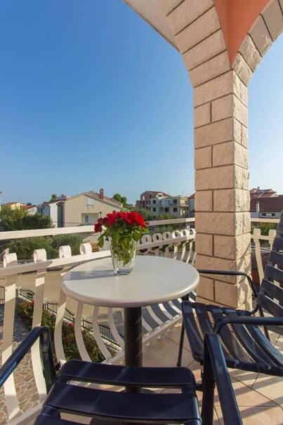 Apartments Tonimir Vodice Extérieur photo