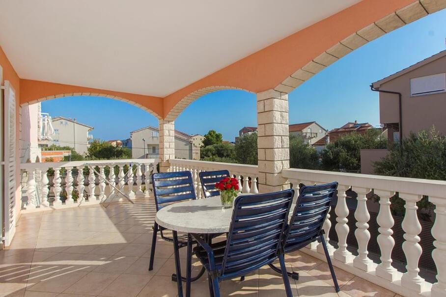 Apartments Tonimir Vodice Extérieur photo